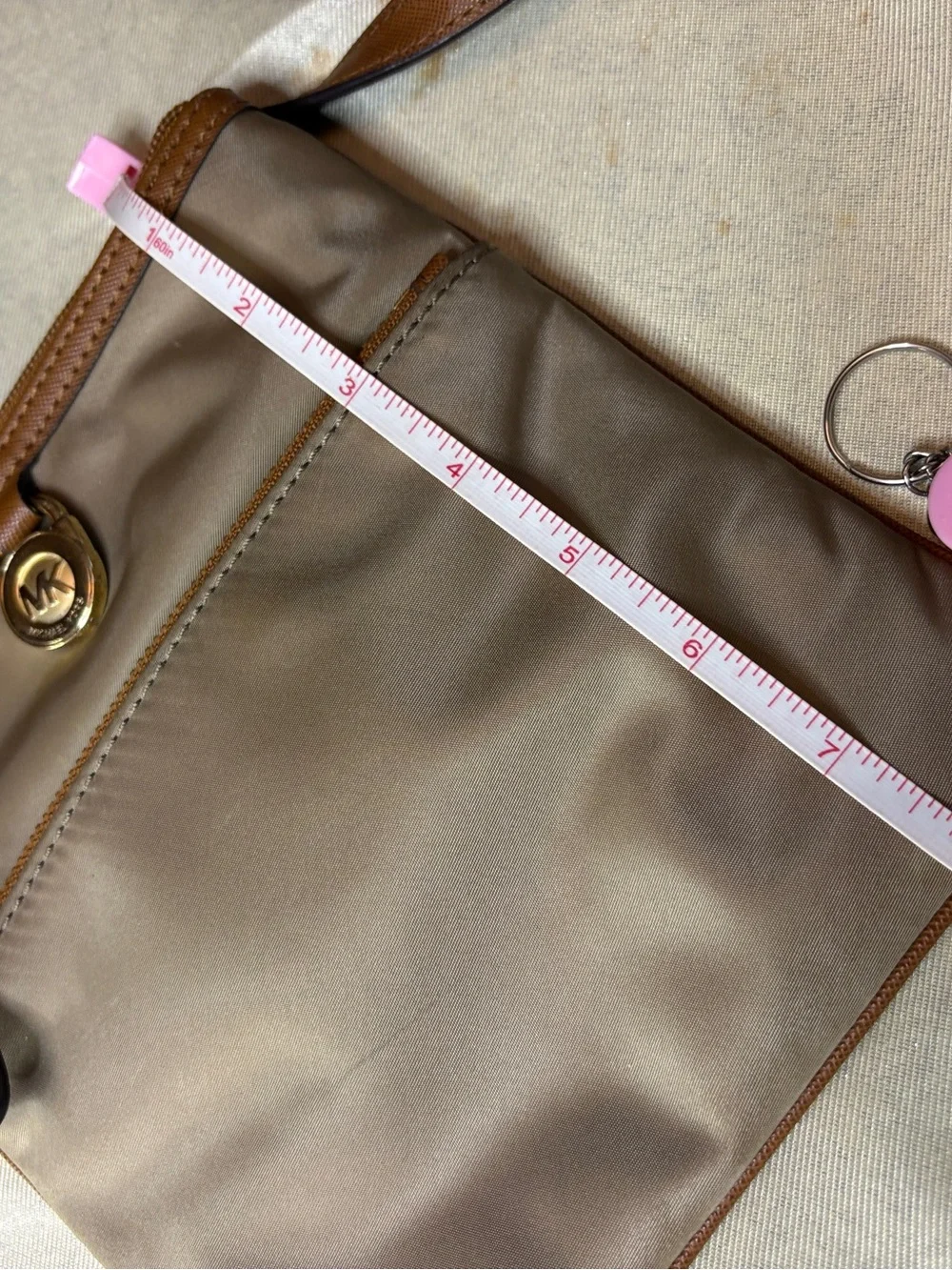 Michael Michael Kors Kempton Crossbody W Lime Inside. Callout